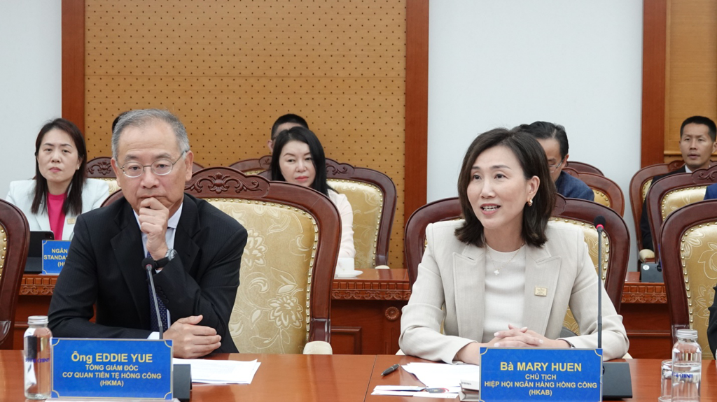 Bộ Tài chính làm việc với Đoàn doanh nghiệp Hồng Kông (Trung Quốc) về vận hành Trung tâm Tài chính Quốc tế - Ảnh 2