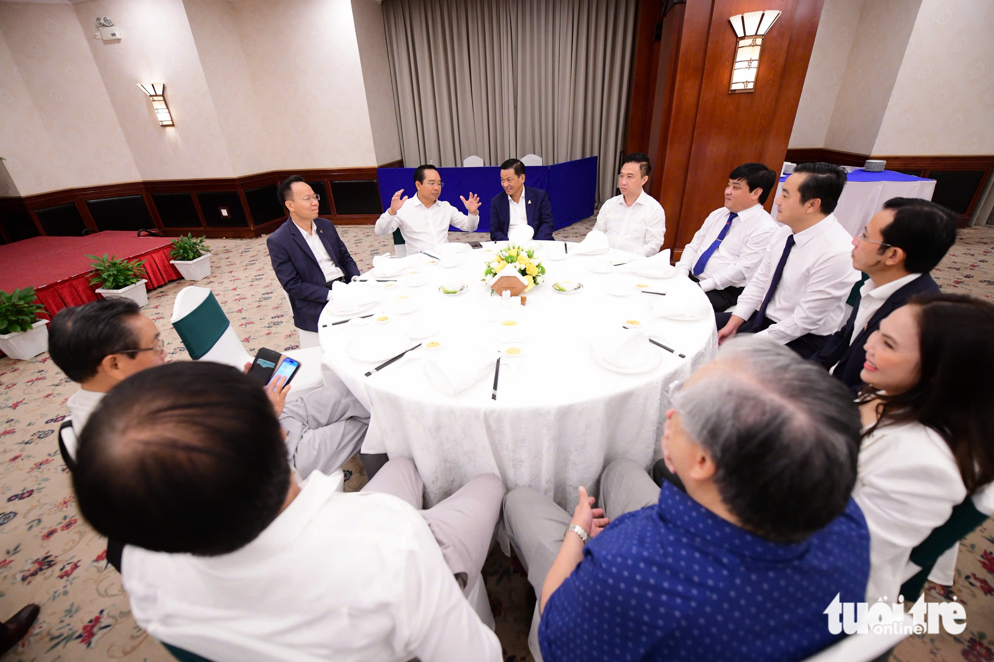 Chủ tịch UBND TP HCM sẽ cùng uống cà phê, ăn sáng định kỳ với doanh nhân - Ảnh 1