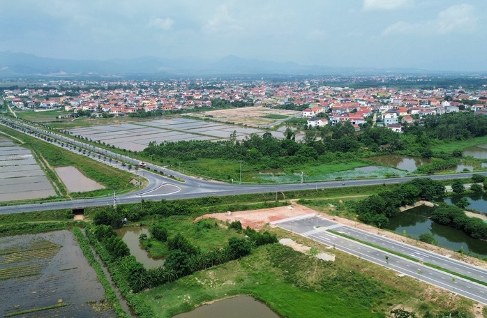 Không có chuyện "làm cầu vượt Điện Biên Phủ" qua đường tránh Đồng Hới - Ảnh 1