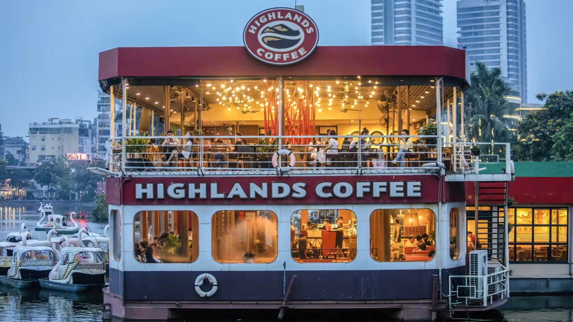 Tập đoàn Philippines tiếp tục hốt bạc tại Việt Nam, Highlands Coffee, gà rán mang về lợi nhuận khủng trong nửa đầu 2025 - Ảnh 1