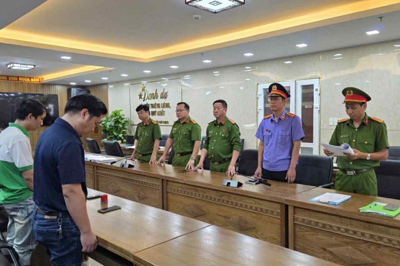 Bí mật kinh hoàng bên trong gần 38.000 lọ nước yến thành phẩm tại xưởng sản xuất ở Đà Nẵng - Ảnh 4