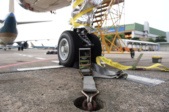 Bão số 9 Ragasa diễn biến phức tạp, hủy loạt chuyến bay - Ảnh 1