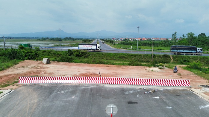 Không có chuyện "làm cầu vượt Điện Biên Phủ" qua đường tránh Đồng Hới - Ảnh 2