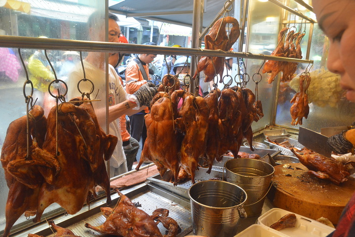 Tiệm vịt quay ở TP.HCM hốt bạc dịp 2/9, doanh thu cả trăm triệu đồng - Ảnh 3