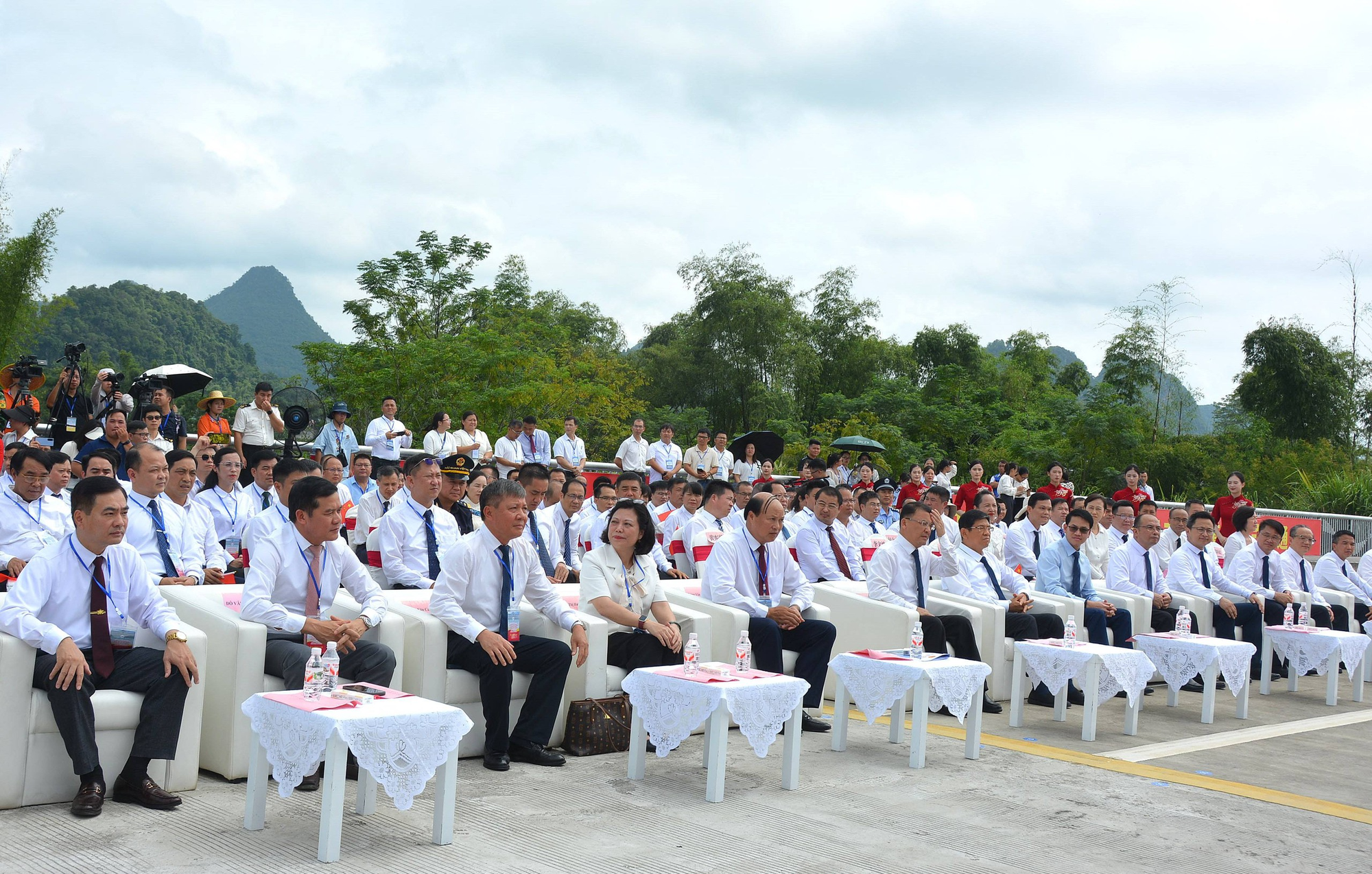 Cửa khẩu thương mại đầu tiên của Quảng Tây có giao thương với Việt Nam được nâng cấp thành cửa khẩu quốc tế - Ảnh 1
