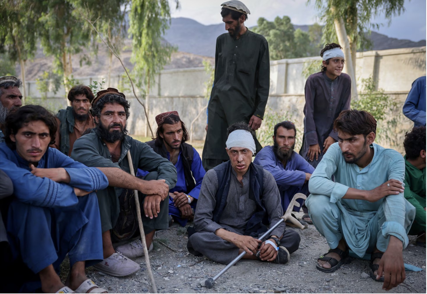 Hơn 2.200 người chết, 3.600 người bị thương: Một quốc gia oằn mình sau thảm hoạ động đất chết chóc nhất trong nhiều thập kỷ, khủng hoảng chồng chất - Ảnh 5