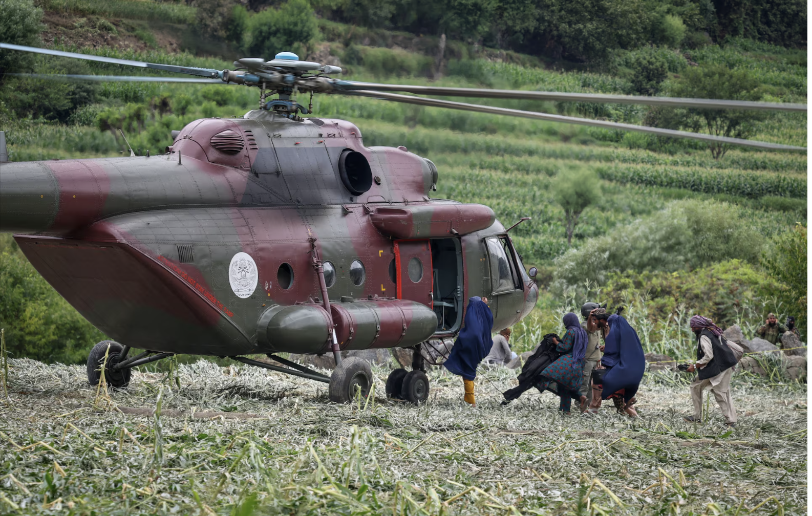 Hơn 2.200 người chết, 3.600 người bị thương: Một quốc gia oằn mình sau thảm hoạ động đất chết chóc nhất trong nhiều thập kỷ, khủng hoảng chồng chất - Ảnh 8