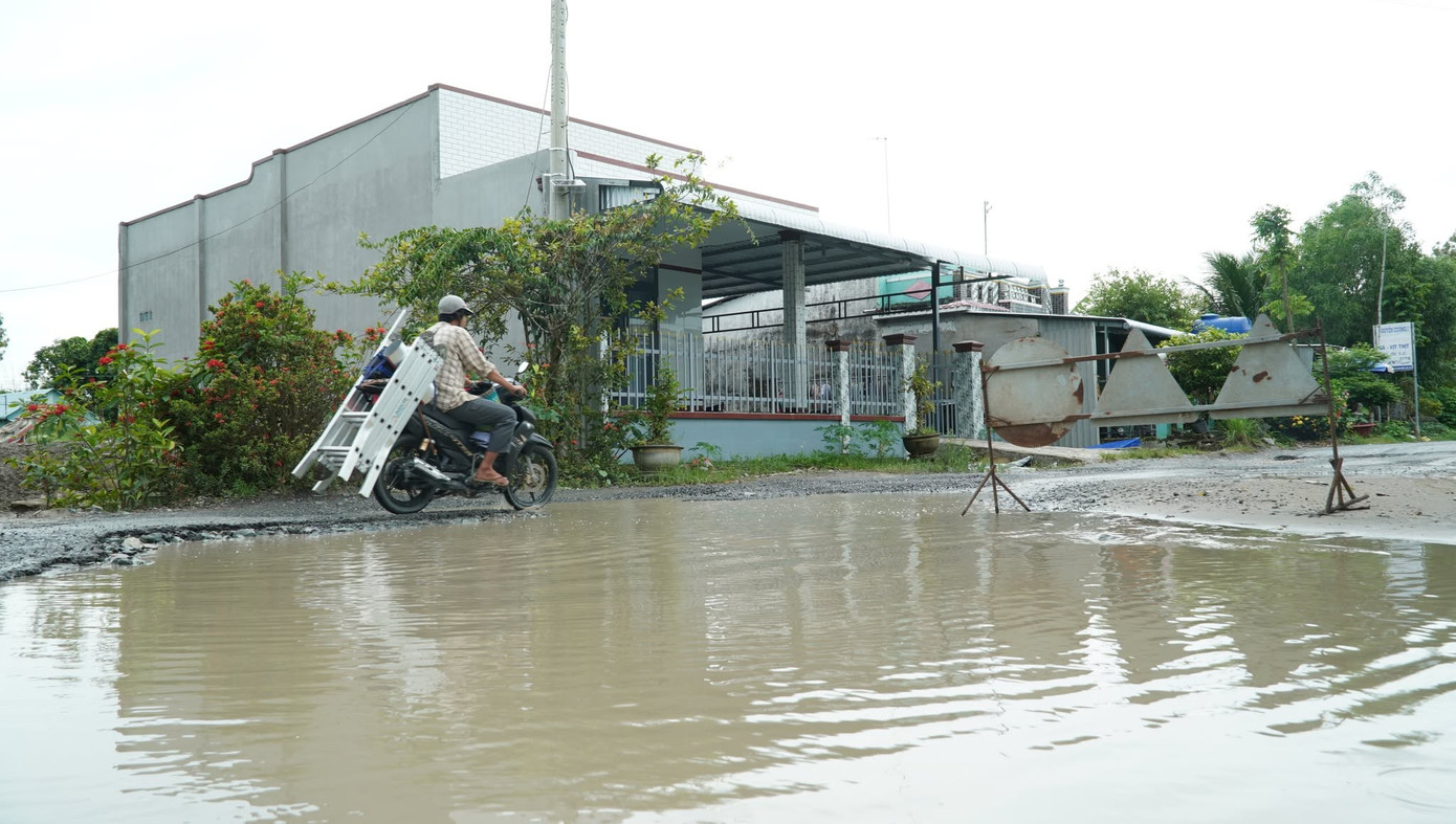 Tuyến đường làm 6 năm vẫn “ì ạch” ở Cà Mau - Ảnh 7