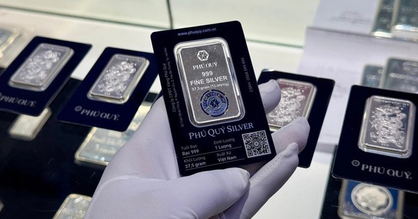 Giá bạc tại Việt Nam lại 'bốc đầu' tăng, đạt đỉnh cao nhất từ trước tới nay