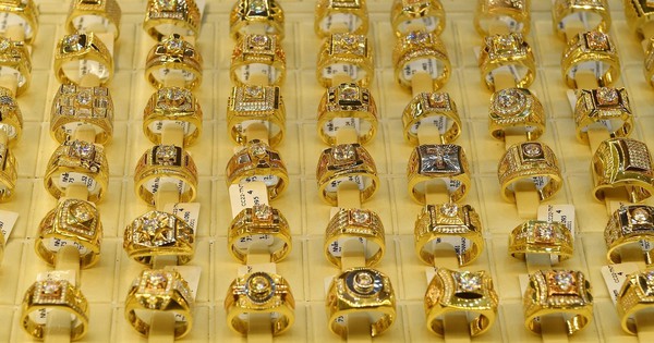 Hôm nay 2/9, giá vàng nhẫn tăng vọt thêm 2 triệu đồng/lượng, vàng miếng vẫn đứng im
