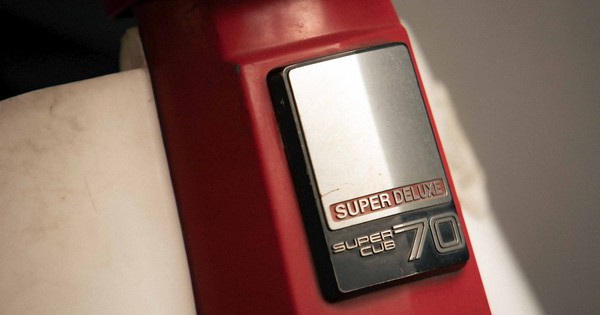 'Huyền thoại' xe Honda từng có giá bằng cả căn nhà mặt phố, nay có thể cầm lái với phí ngang 10 bát phở