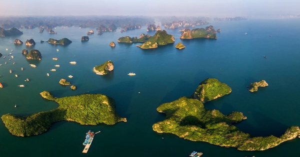 Đặc khu biển đảo cạnh Hà Nội: Vịnh đẹp huyền bí, hạ tầng tỷ đô, khách ùn ùn đổ về