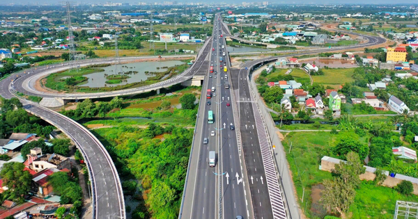 Xã sát vách với TP.HCM có gì đặc biệt mà loạt "ông lớn" Ecopark, Coteccons... đổ bộ?