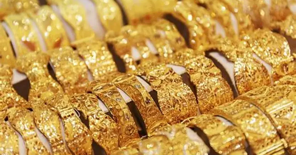 Vừa mở cửa phiên sáng nay, một nhà vàng lớn tại Hà Nội thông báo tạm hết vàng nhẫn và vàng miếng