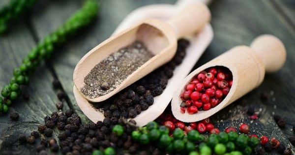 Giá hồ tiêu hôm nay bất ngờ điều chỉnh giảm