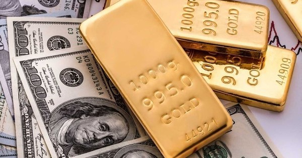 Dự trữ vàng vượt trái phiếu kho bạc Mỹ lần đầu tiên sau 30 năm