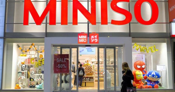 Đi đâu cũng thấy MINISO: Người đứng đằng sau "đế chế tạp hoá" này vốn là một công nhân nhà máy
