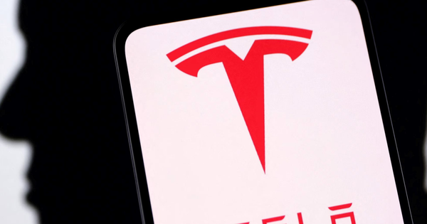 Kỹ sư 8 năm của Tesla từ chức, báo buộc Elon Musk thao túng dư luận