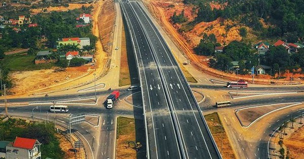 Thủ tướng biểu dương các chủ đầu tư, Ban Quản lý dự án, đơn vị tư vấn, thi công các công trình trọng điểm quốc gia
