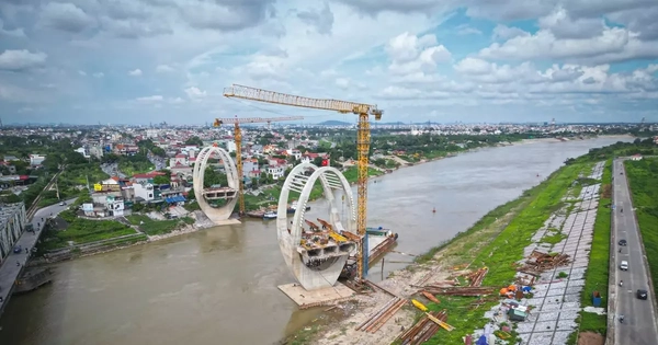 Lạ mắt kiến trúc cây cầu qua sông Đuống sắp về đích