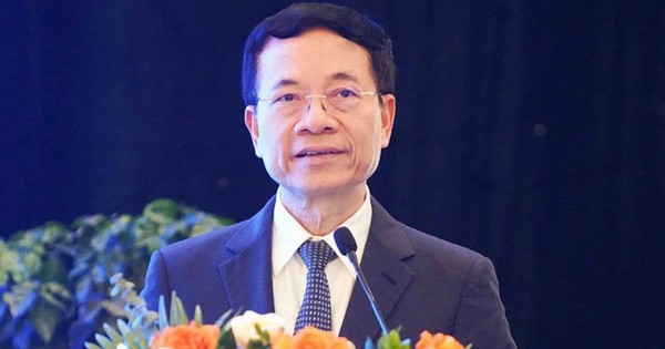 Bộ trưởng Nguyễn Mạnh Hùng chỉ ra những "gã khổng lồ bé nhỏ" tạo sự thay đổi lớn cho thế giới, Chủ tịch CMC công bố một chiến lược "khủng"