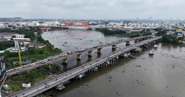 Chưa từng có tiền lệ ở Việt Nam: "Thần đèn" nâng cây cầu nặng 11.000 tấn lên cao thêm 1m, DN nào đứng sau?