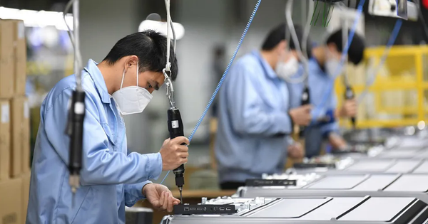 Người lao động làm không quá 8 giờ/ngày, hưởng 300% lương dịp lễ Tết