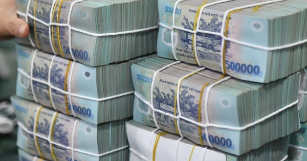 Từ 1-11, chuyển khoản trên 500 triệu đồng phải báo cáo Ngân hàng Nhà nước: Ai là người thực hiện?