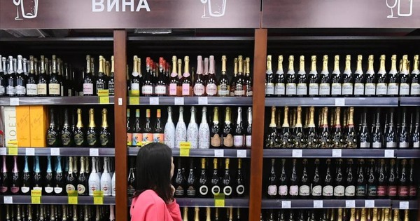 Phương Tây tấn công từ một hướng không ngờ