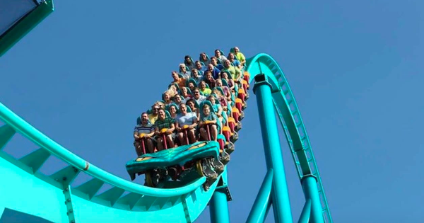 Chứng khoán đột ngột đánh rơi hơn 40 điểm rồi “rút chân”, nhà đầu tư bán tháo đã mất hàng?