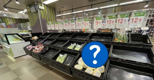Cảnh tượng ở siêu thị Hong Kong (Trung Quốc) hiện tại: Người dân đổ xô mua sắm, chuẩn bị trước bão Ragasa, duy nhất mặt hàng này bị “ghẻ lạnh"