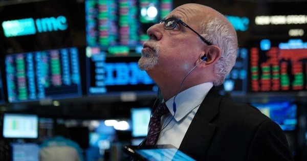 Phiên 24/9: Khối ngoại tiếp đà bán ròng gần 1.600 tỷ đồng, cổ phiếu nào bị "xả" mạnh nhất?