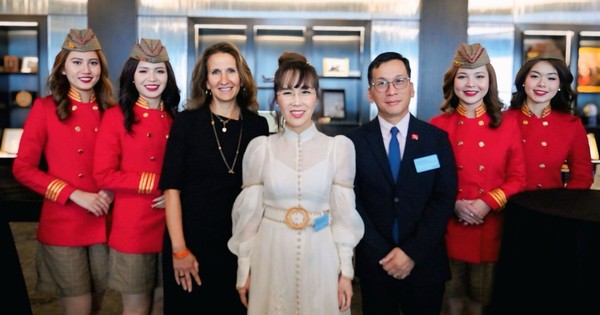 Tỷ phú Nguyễn Thị Phương Thảo gặp Chủ tịch Sàn giao dịch chứng khoán New York – Thị trường tăng 48 điểm