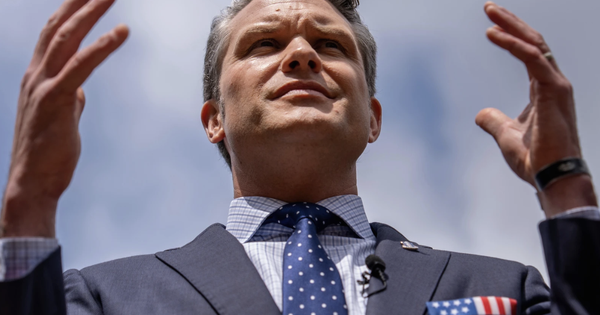 Bộ trưởng Quốc phòng Pete Hegseth bất ngờ triệu tập tướng lĩnh Mỹ khắp thế giới