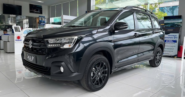 Suzuki XL7 Black Edition bản đặc biệt giảm 70 triệu tại đại lý: Giá thực tế chưa đến 530 triệu đồng, tăng sức cạnh tranh lên Xpander và Veloz Cross