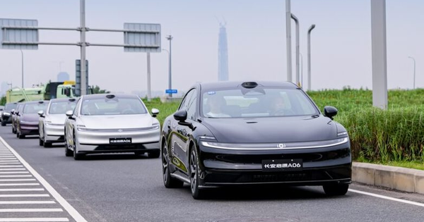 Hãng xe xây nhà máy tại Huế ra mắt sedan điện sạc nhanh trong 12 phút: Một lần sạc đi 630 km, giá khởi điểm hơn 400 triệu đồng
