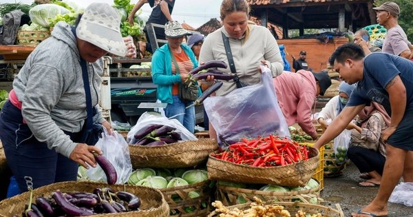 Quyết đạt tăng trưởng GDP trên 5%, nước láng giềng Việt Nam tung gói trợ giá tiêu dùng 2 tỷ USD để dân tiêu tiền thay vì gửi ngân hàng