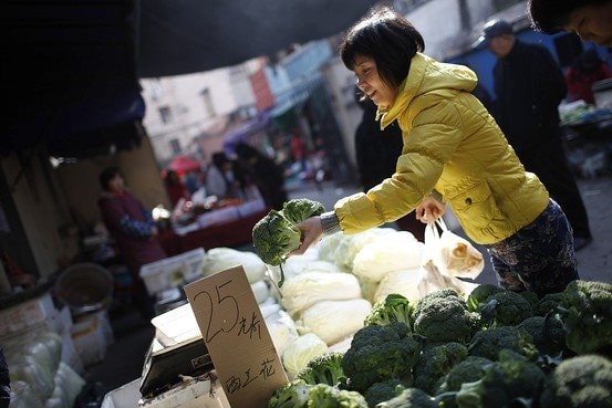 Cả thế giới chống lạm phát, Trung Quốc lại sợ giá giảm: Câu chuyện bi hài về suất ăn 4 USD của một khách sạn 5 sao - Ảnh 1