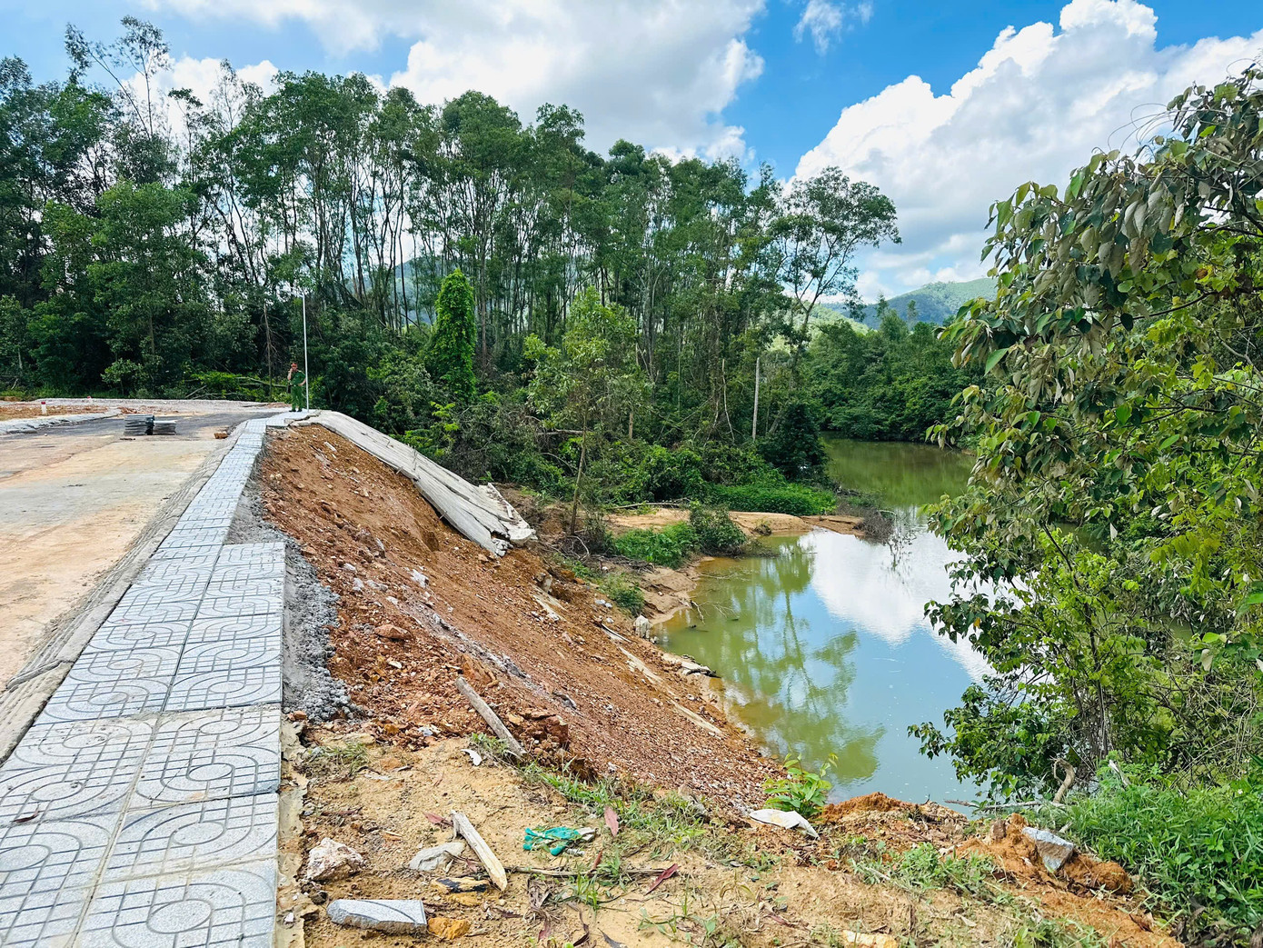 Công an vào cuộc khi đất làng quê 'sốt nóng' sau công bố quy hoạch - Ảnh 4
