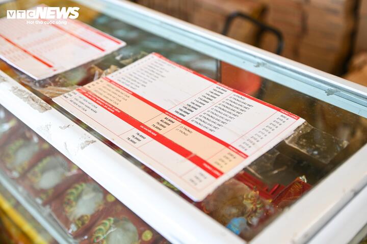 Đón rằm tháng Bảy, bánh trung thu lên kệ sớm - Ảnh 3