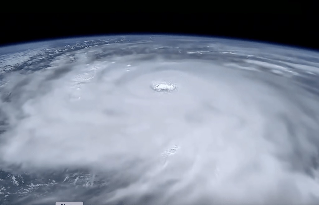 Mắt siêu bão Ragasa nhìn từ vũ trụ: Hình ảnh khiến cả thế giới lo lắng - Ảnh 1