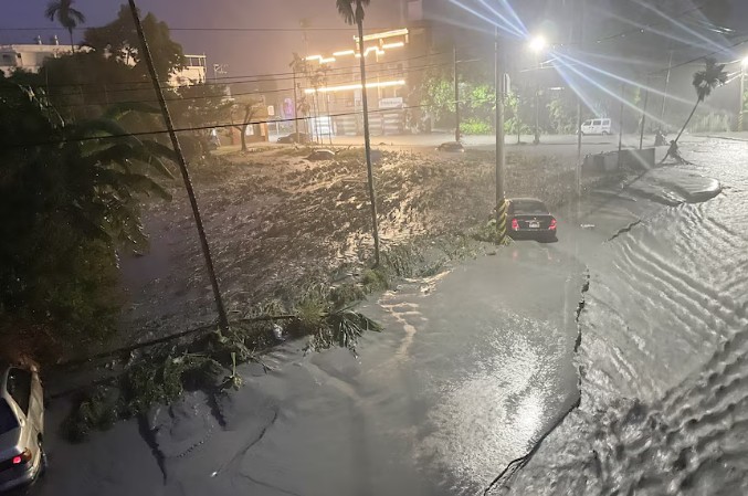 Ảnh hiếm siêu bão Ragasa từ vũ trụ: Cảnh tượng dữ dội như nuốt chửng Trái Đất, phi hành gia ISS nghẹt thở - Ảnh 6