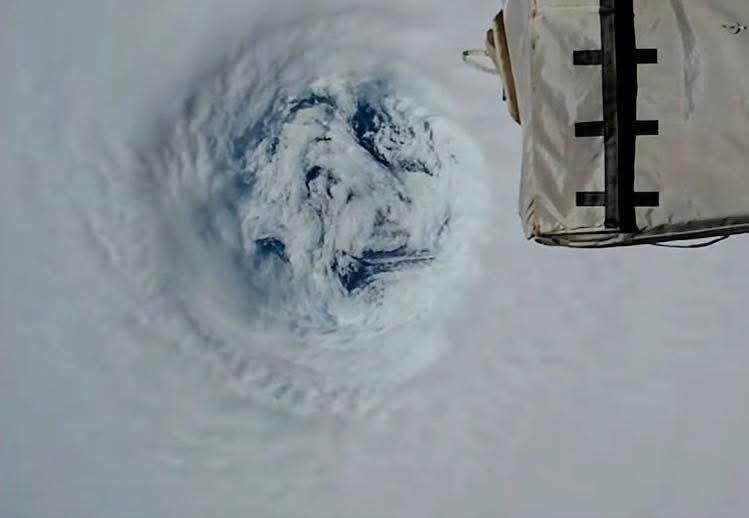 Mắt siêu bão Ragasa nhìn từ vũ trụ: Hình ảnh khiến cả thế giới lo lắng - Ảnh 3