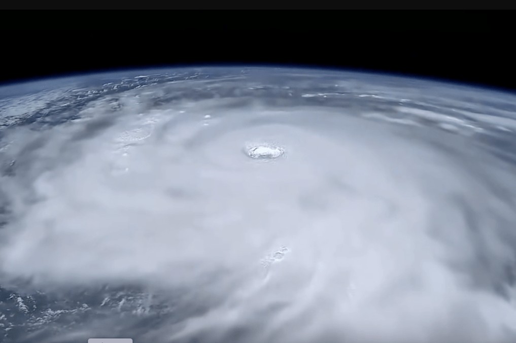 Ảnh hiếm siêu bão Ragasa từ vũ trụ: Cảnh tượng dữ dội như nuốt chửng Trái Đất, phi hành gia ISS nghẹt thở - Ảnh 11