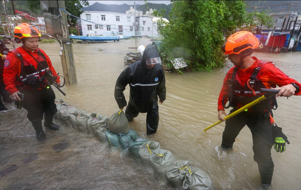 Ảnh hiếm siêu bão Ragasa từ vũ trụ: Cảnh tượng dữ dội như nuốt chửng Trái Đất, phi hành gia ISS nghẹt thở - Ảnh 9