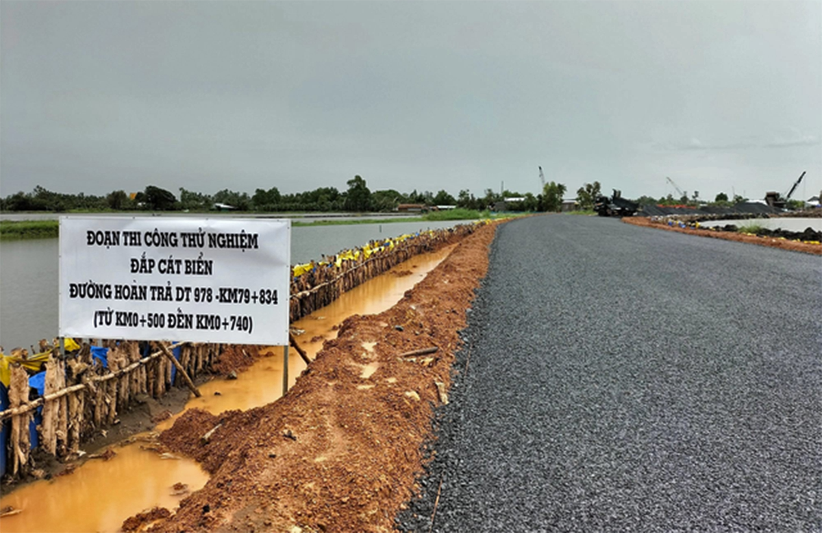 Bộ trưởng Xây dựng cảnh báo việc dùng cát biển để làm đường, xây nhà - Ảnh 2