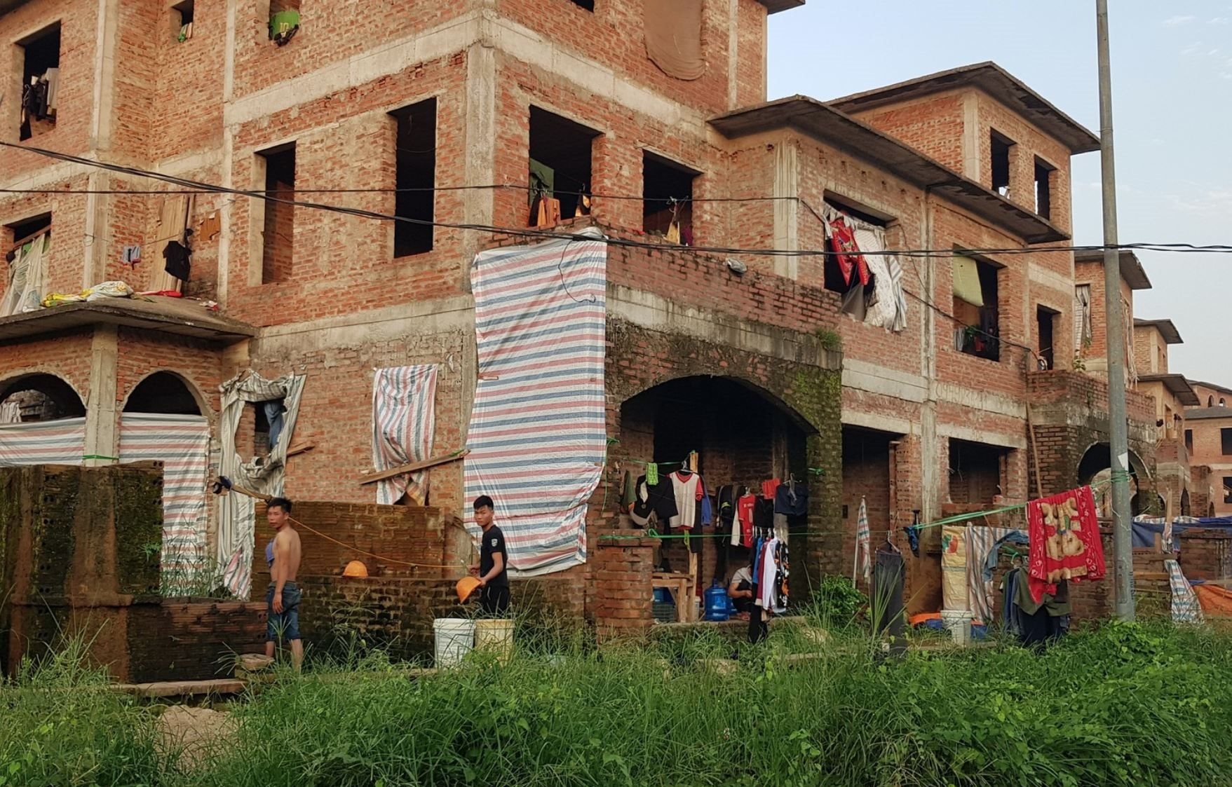 Cần sớm đánh thuế bất động sản để hạ nhiệt giá nhà - Ảnh 1