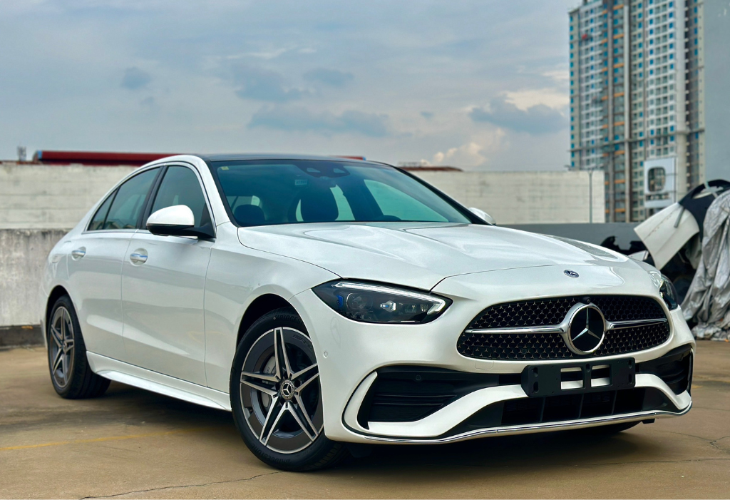 Mercedes-AMG C 43 giảm giá kỷ lục còn dưới 2 tỷ đồng tại đại lý: Máy khủng nhưng 'rẻ' ngang bản thường, gián tiếp làm khó Civic Type R - Ảnh 2