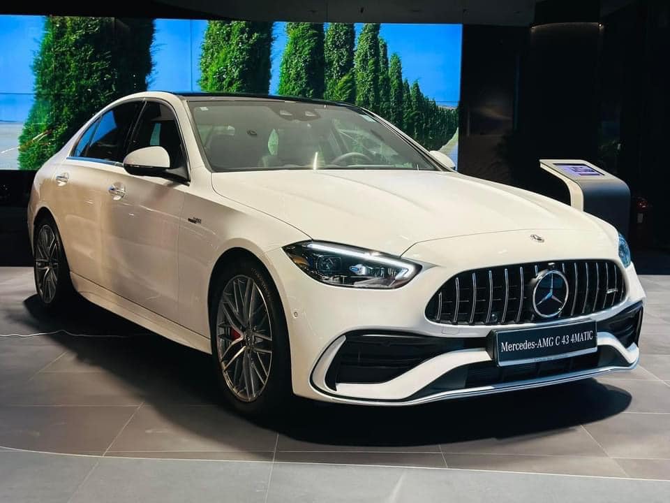 Mercedes-AMG C 43 giảm giá kỷ lục còn dưới 2 tỷ đồng tại đại lý: Máy khủng nhưng 'rẻ' ngang bản thường, gián tiếp làm khó Civic Type R - Ảnh 4