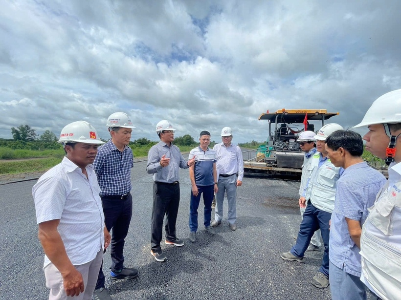 Xuyên lễ, xuyên đêm thi công cao tốc Cần Thơ - Cà Mau - Ảnh 4